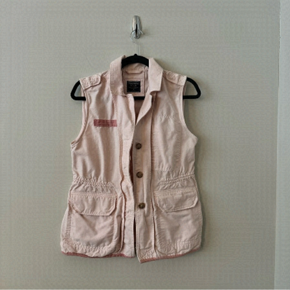 Abercrombie & Fitch- Dusty Rose Utility Sleeveless Vest (Size: Medium)